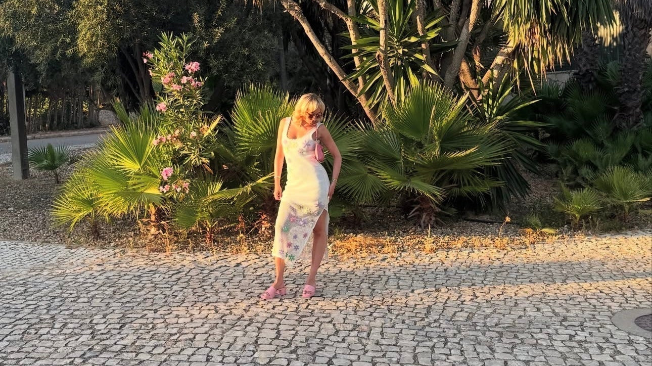 Olivia Young holidays in Beach Riot