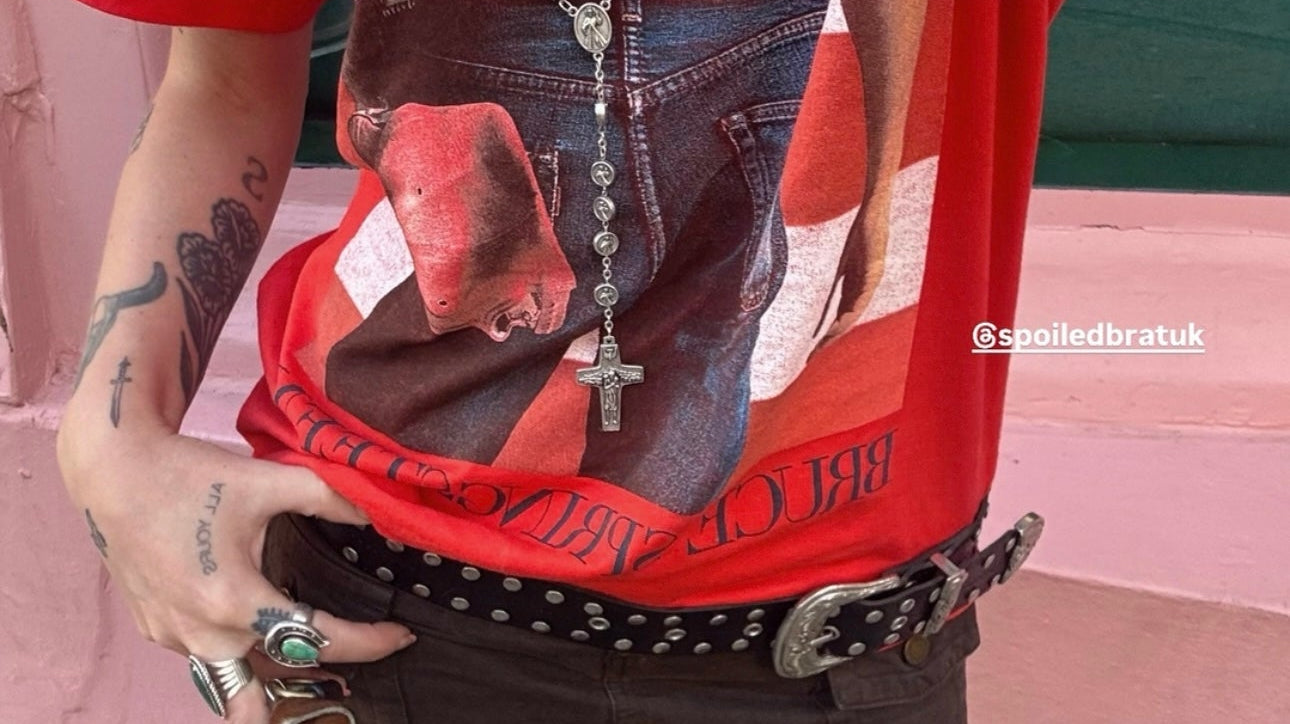 🎸 Sara Louise Thomas Serving Rebel Energy in Our Daydreamer LA Bruce Springsteen Tee