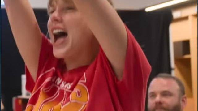 Taylor Swift wears JUNKFOOD Tee - Spoiled Brat