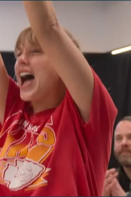 Taylor Swift wears JUNKFOOD Tee - Spoiled Brat