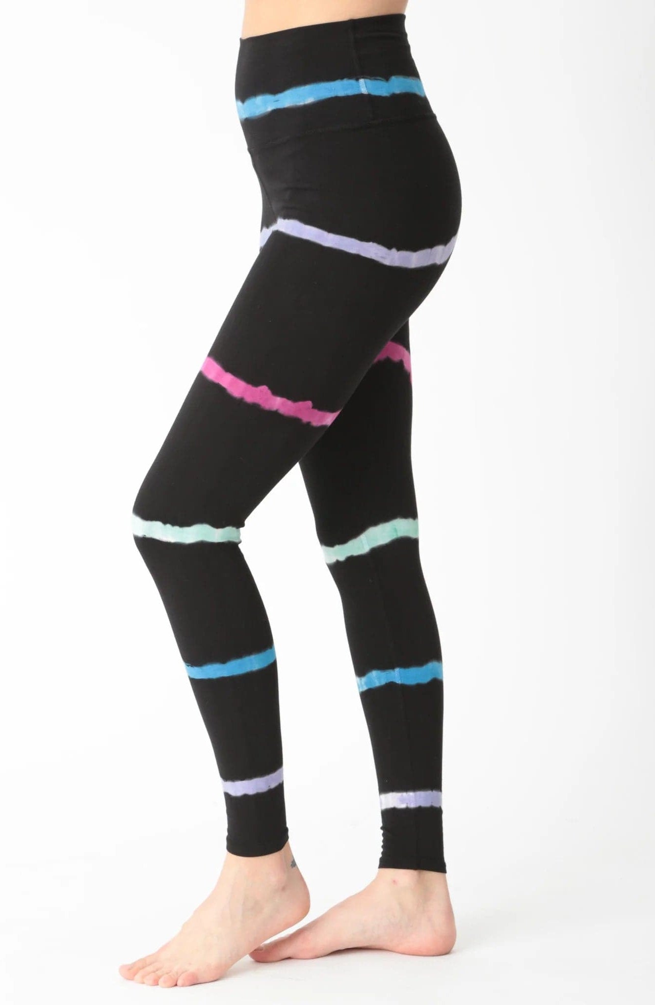 Shop Electric and Rose Electric & Rose Sunset Onyx Leggings as seen on Malin Andersson Leggings for women – premium loungewear and festival fashion at Spoiled Brat