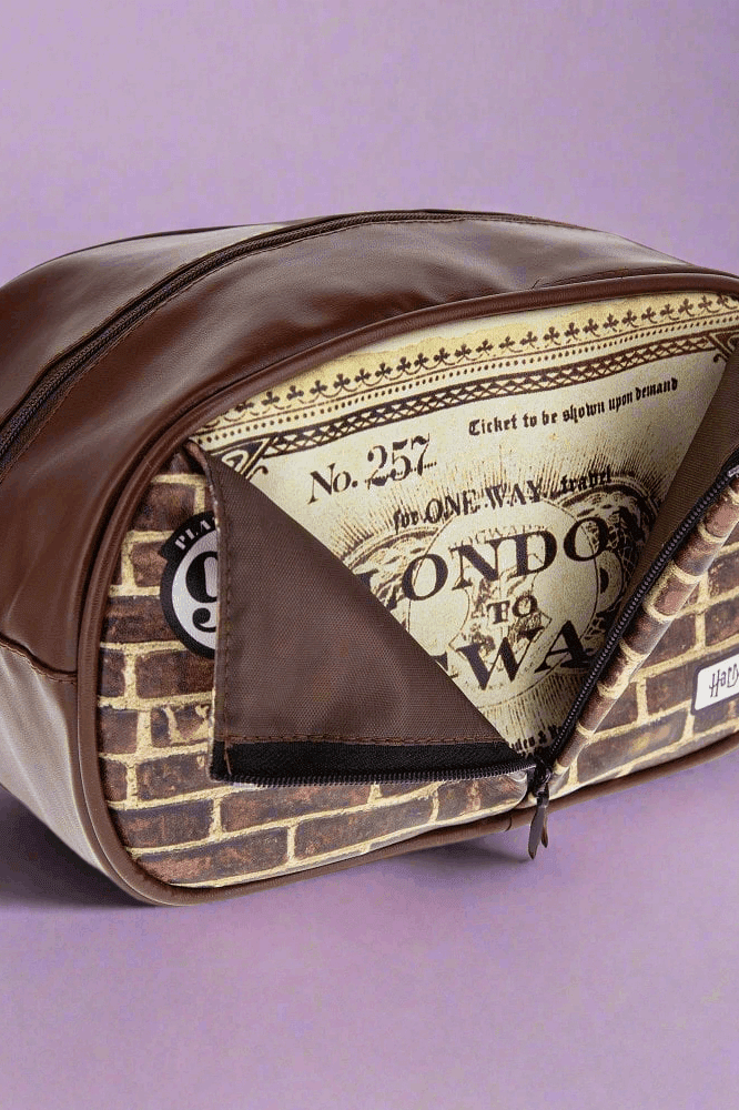 Warner Brothers Harry Potter Wash Bag - Spoiled Brat