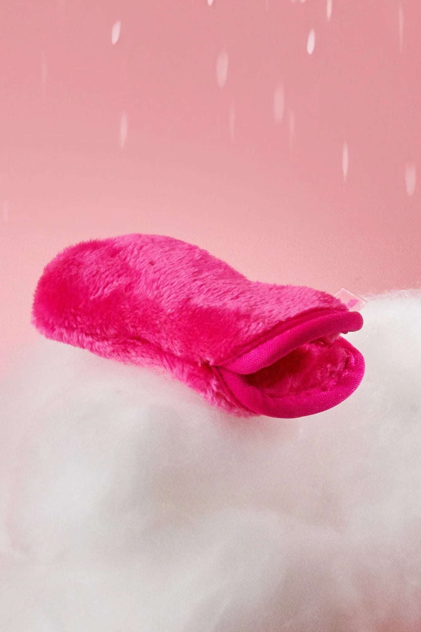 Makeup Eraser Eye Mitt by Makeup Eraser – Beauty Product – Pink | Spoiled Brat UK