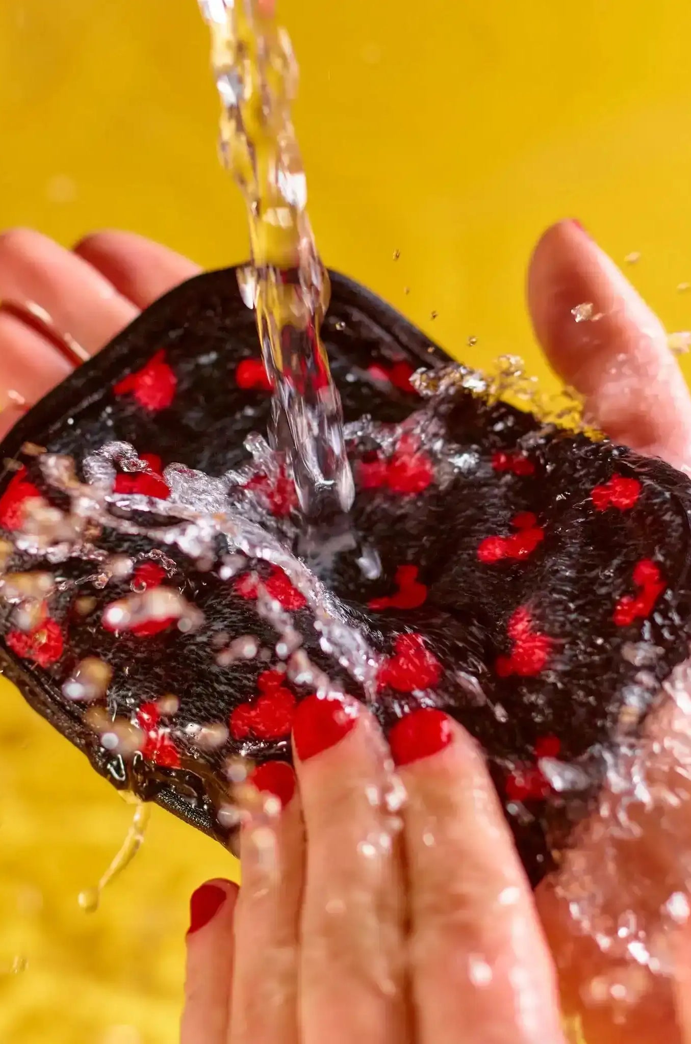 Makeup Eraser Mickey & Minnie 7-Day Set Beauty Product by Makeup Eraser as seen on celebrities