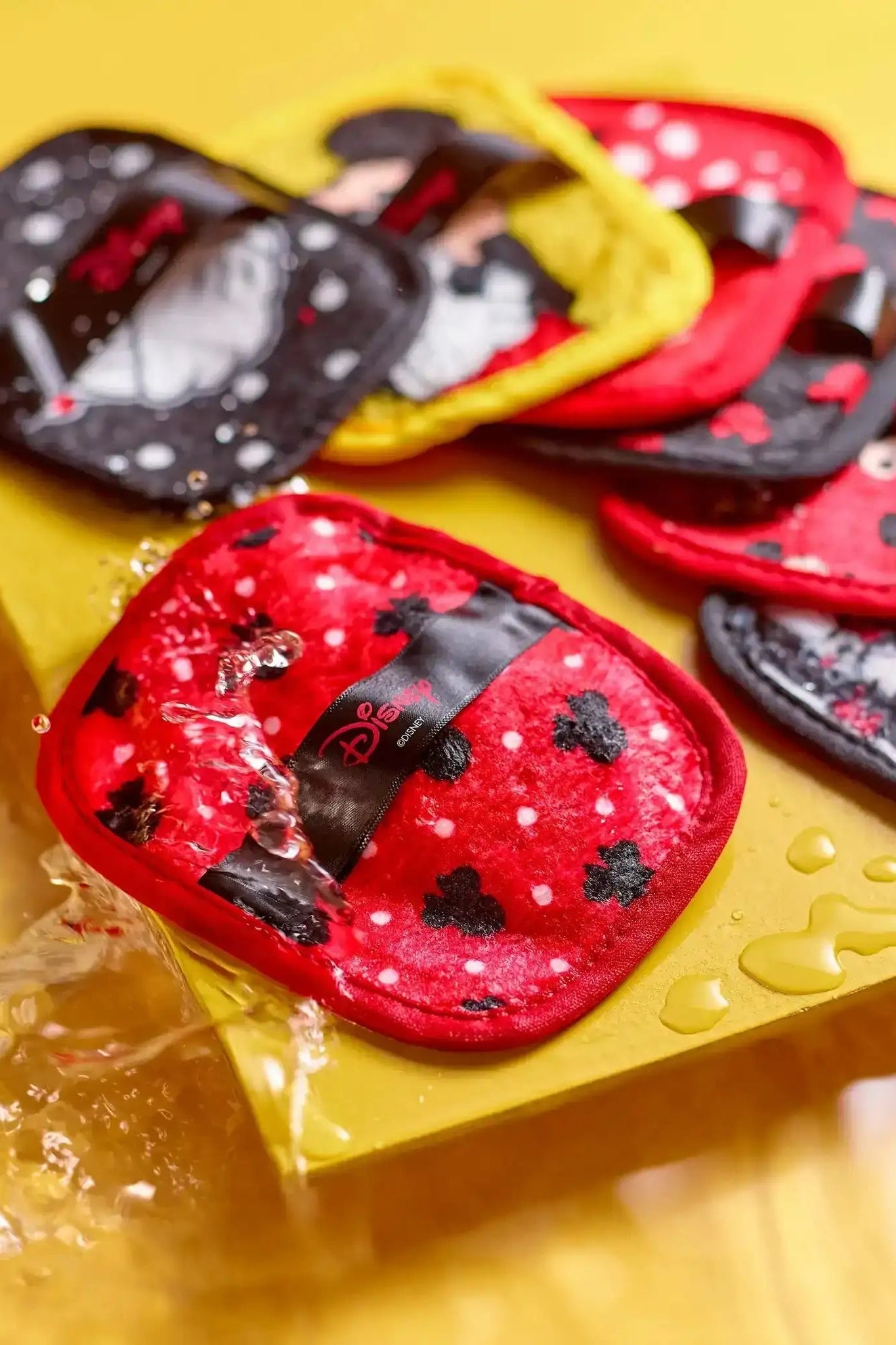 Makeup Eraser Mickey & Minnie 7-Day Set by Makeup Eraser – Beauty Product – | Spoiled Brat UK