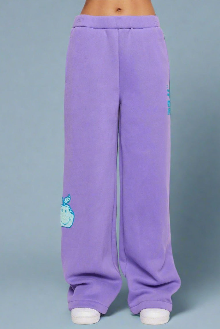 Shop Samii Ryan Samii Ryan Good Day SmileyWorld Sweatpants Sweatpants for women – premium loungewear and festival fashion at Spoiled Brat
