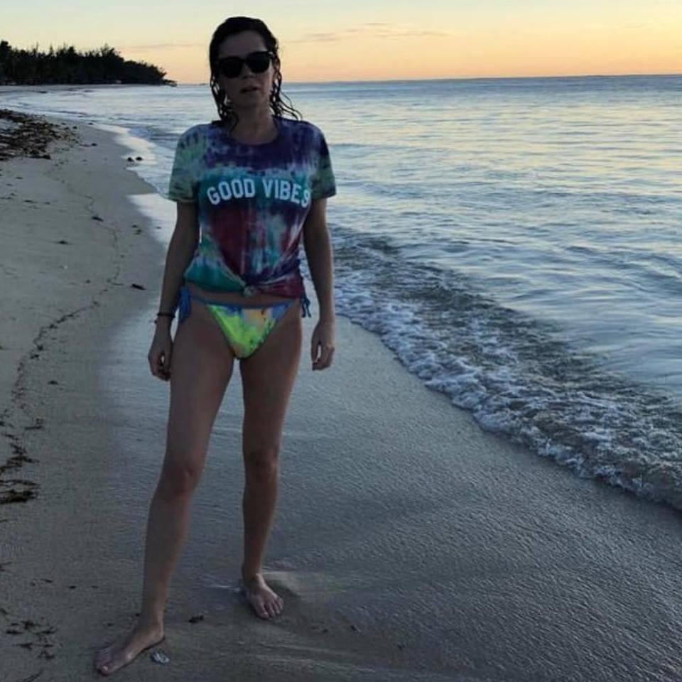 Anna Friel is sending Good Vibes-Spoiled Brat