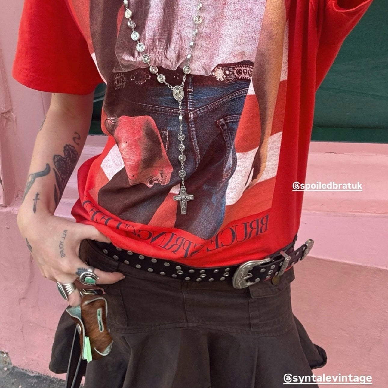 🎸 Sara Louise Thomas Serving Rebel Energy in Our Daydreamer LA Bruce Springsteen Tee - Spoiled Brat 