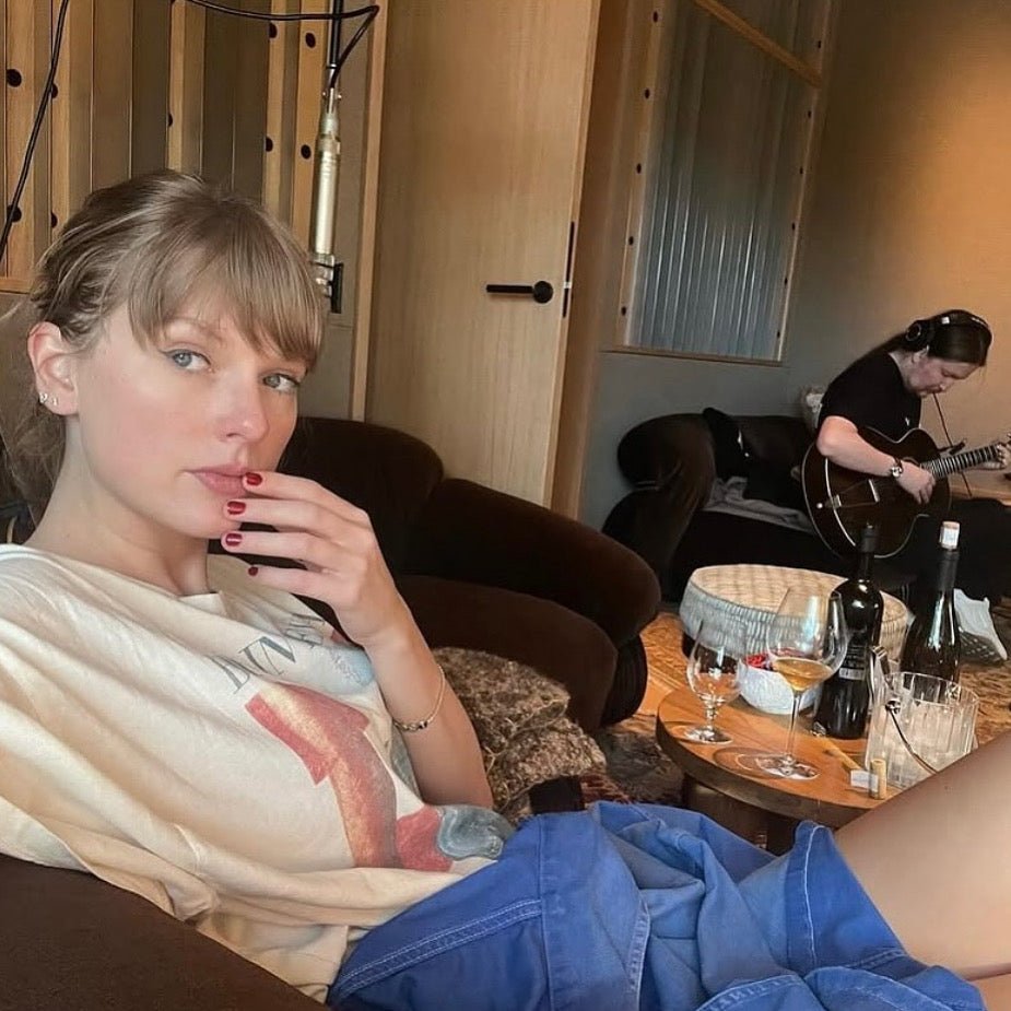 Taylor Swift Rocks the Daydreamer LA Bruce Springsteen Tee — Here’s How to Steal Her Look ❤️ - Spoiled Brat 