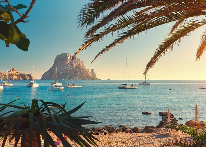 What to wear for an Ibiza Holiday? - Spoiled Brat 
