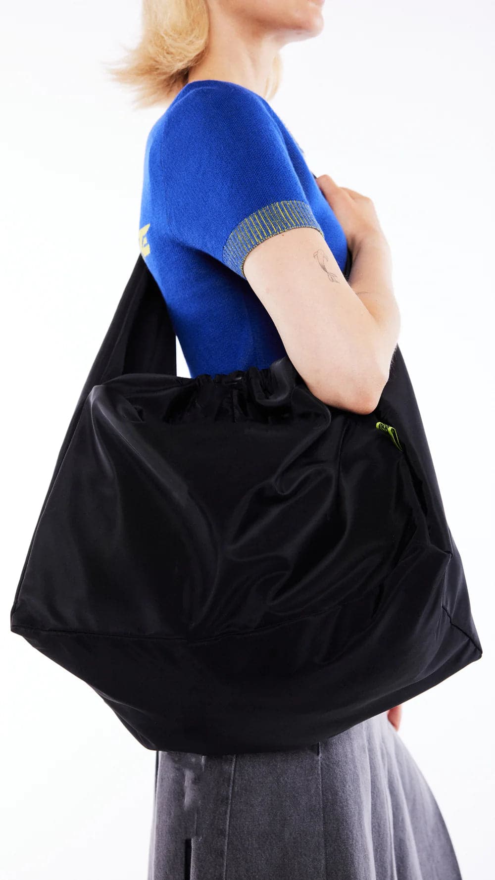 Basic black hot sale tote bag