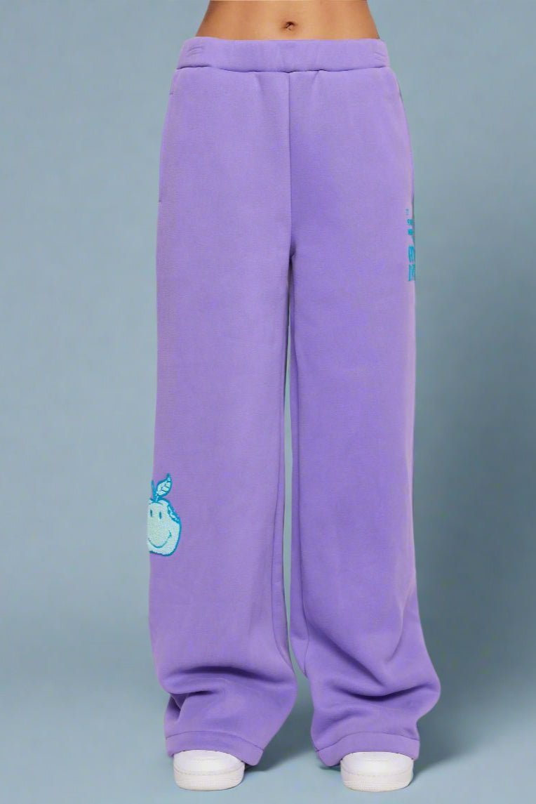 Shop Samii Ryan Samii Ryan Good Day SmileyWorld Sweatpants Sweatpants for women – premium loungewear and festival fashion at Spoiled Brat